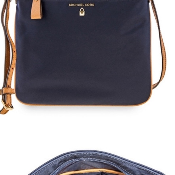 Michael Kors
Kelsey Large Crossbody bag A MUST HAVE - Picture 3 of 6